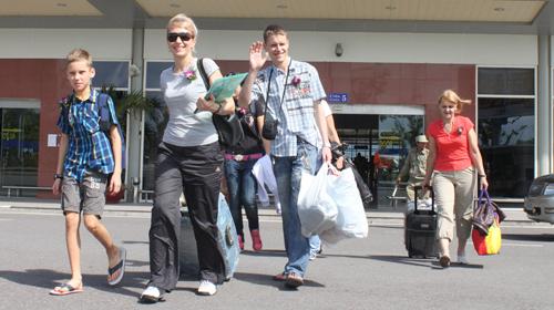 Daily flight carries tourists from Russia to Khanh Hoa